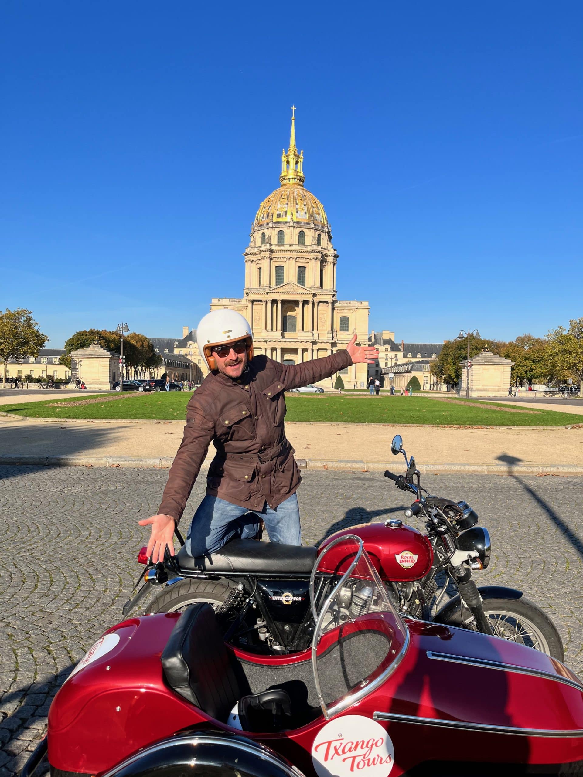 Presenting the sidecar motorcycle at Napoleon's Tomb